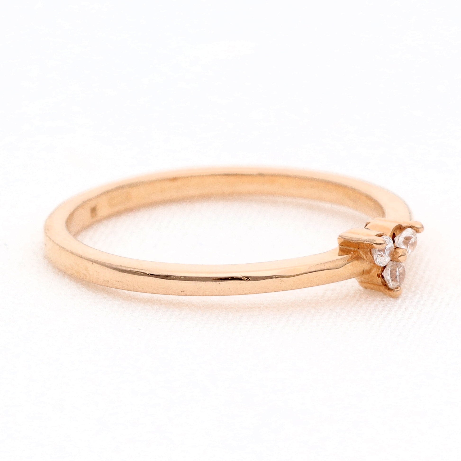 Auksinis žiedas modelis Sėkmės trikampis vestuviniaiziedai.lt