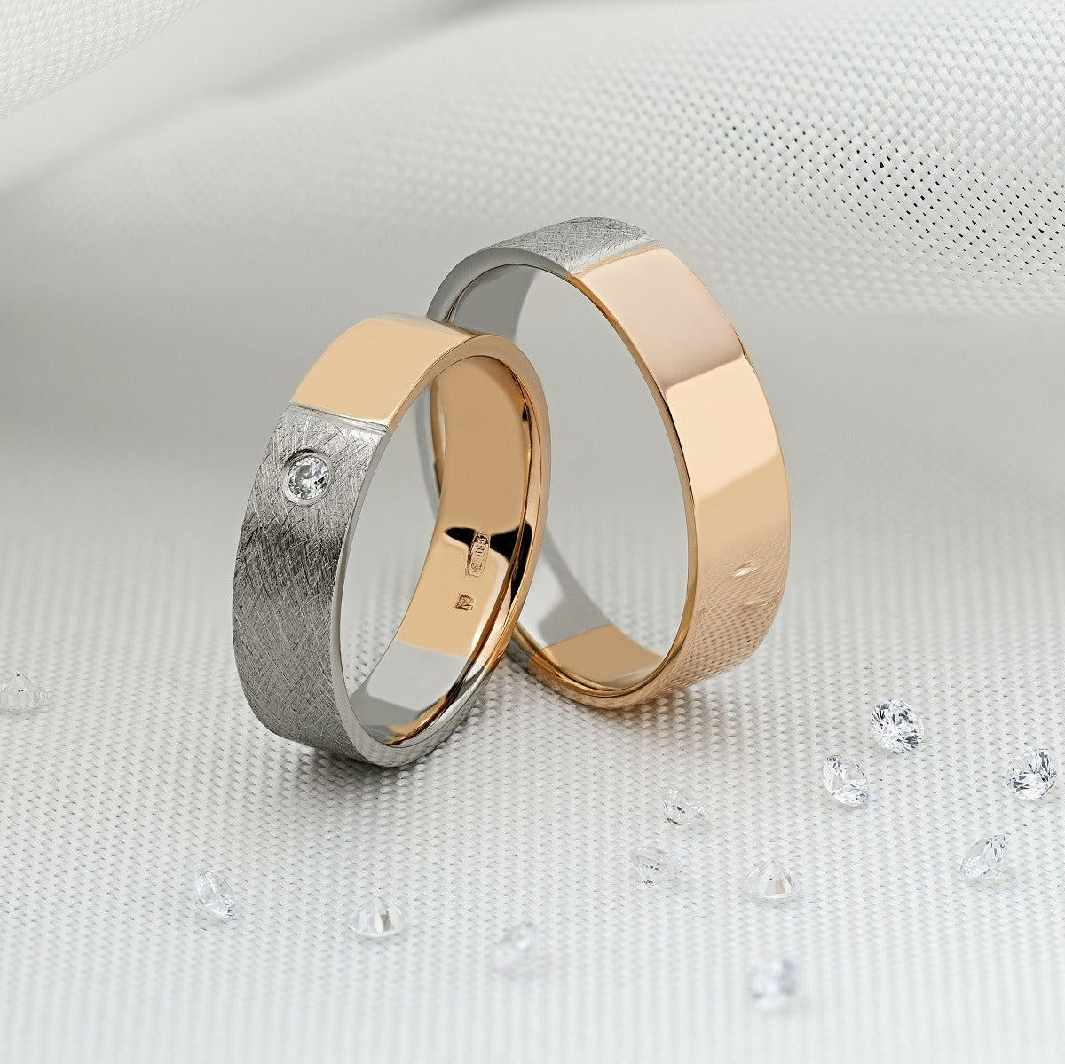 Modernūs vestuviniai žiedai su deimantais vestuviniaiziedai.lt