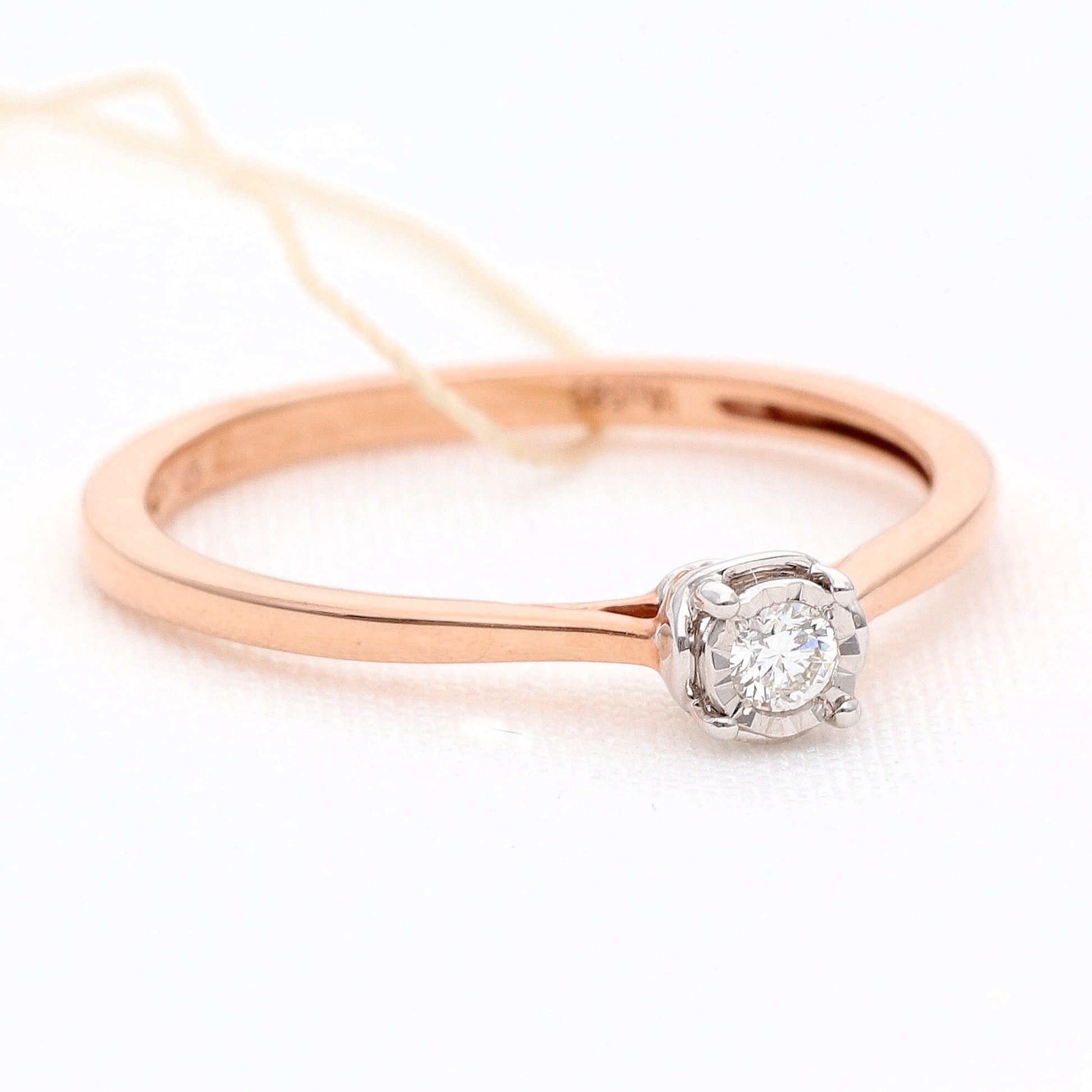 Auksinis žiedas su deimantu 0,05ct vestuviniaiziedai.lt