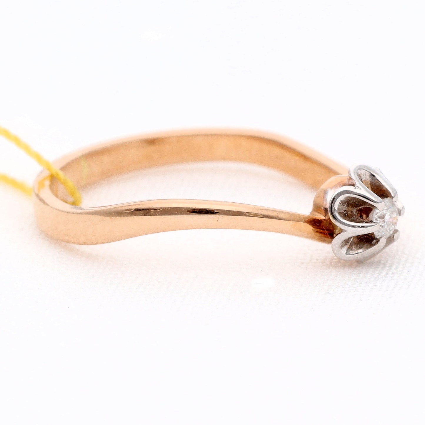 Auksinis žiedas su deimantu 0,044ct