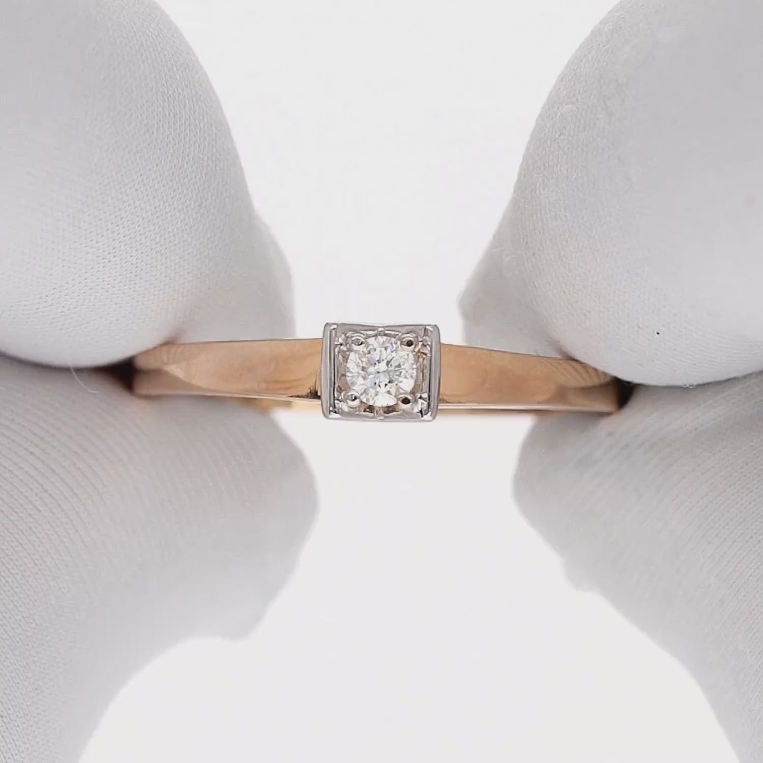 Sužadėtuvių žiedai su natūraliu briliantu – 585 auksas Lietuvoje